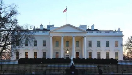 美总统特朗普签署行政令结束对叙利亚制裁