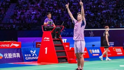 中国羽毛球大师赛：国羽斩获男单、女双冠军