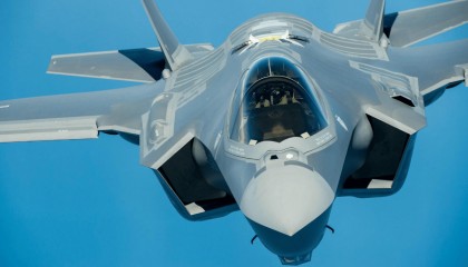 为中美冲突做准备？300架战机集结西太，解放军严阵以待，事情不简单