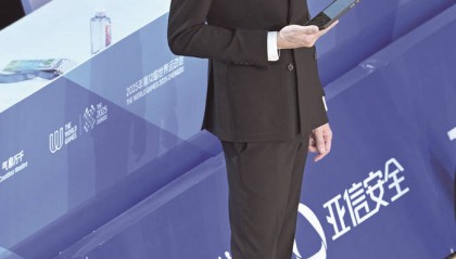 “火出圈”的 拉丁舞裁判