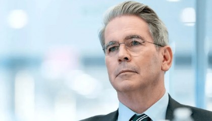 装都不装了？美财长公开对华喊话，四国外长齐聚华盛顿，中方早有准备