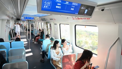 智慧调度提速出行 这条快线如何兼顾高速与舒适？