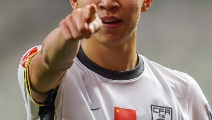 状态火热！王钰栋有望入选国足战沙特名单 队内训练多次进球