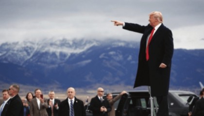 特朗普掀桌子了，想逼中国付出更高代价，万没想到，中方先发制人