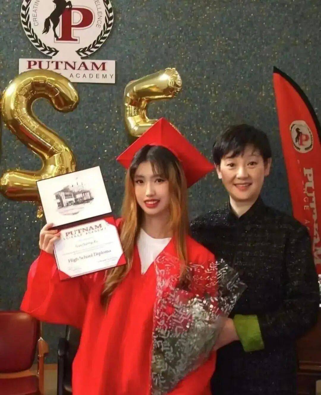 考古|冯小刚带女儿去陈思诚工作室!开个人账号还读影视专业,她也要“女承父业”吗?