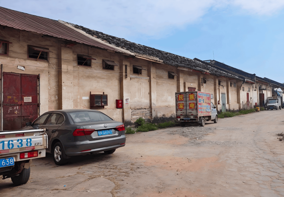 上大分!人民路上为人民