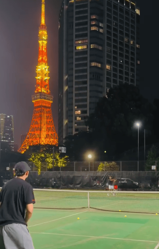 考古|昆凌现身暴瘦变化大!7年剖腹产下3娃,从“打工妹”到“天王嫂”,她的辛苦谁懂