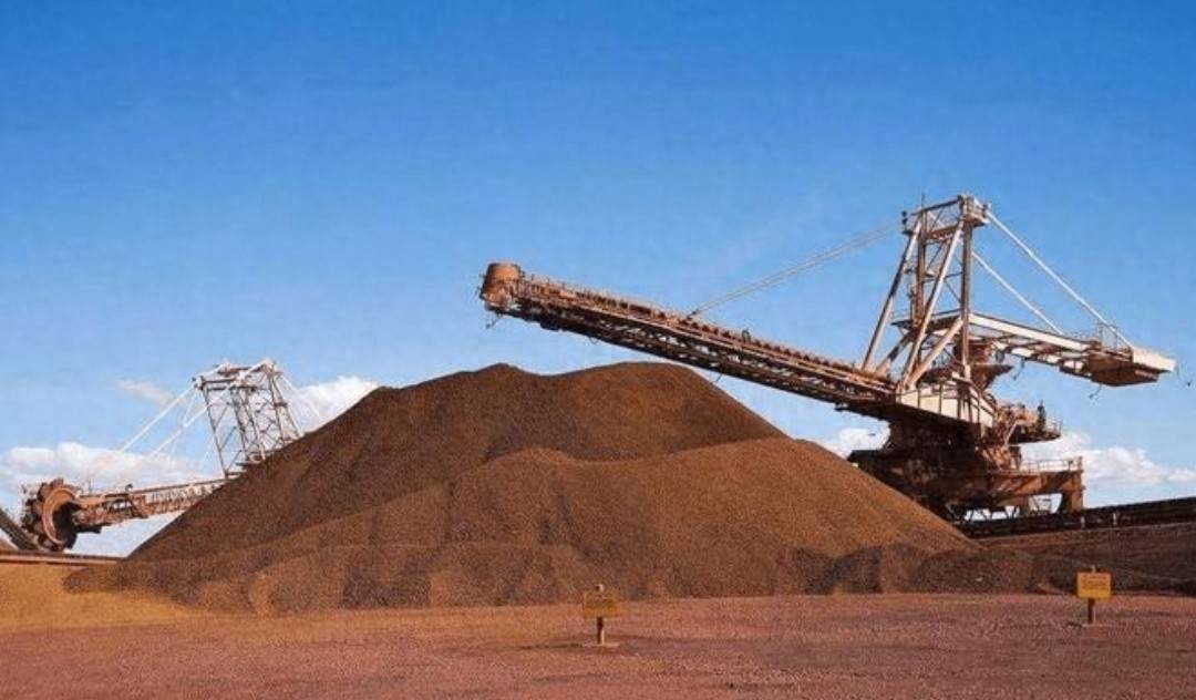 稀土卡脖子，美方军工企业停摆！美财长喊话：开出取消关税的条件，美农户输惨了