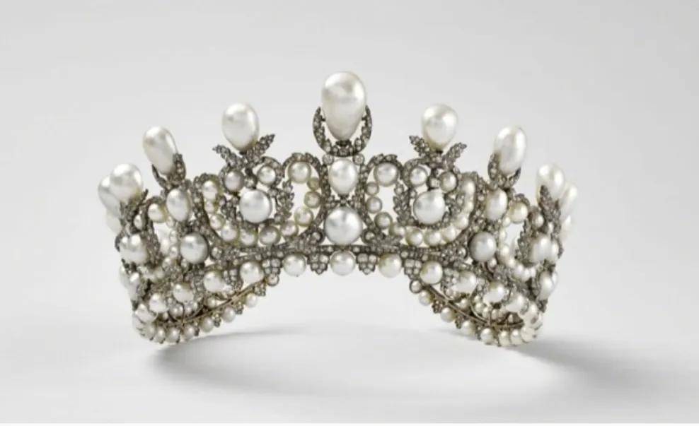 卢浮宫被盗的珠宝中,有拿破仑送给妻子的爱情信物