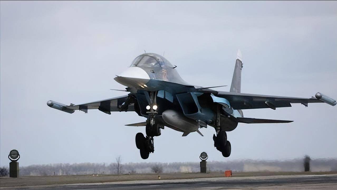 俄罗斯对乌克兰袭击一次比一次狠，一天扔了268枚炸弹，俄军苏-34轰炸机测试炸弹之王