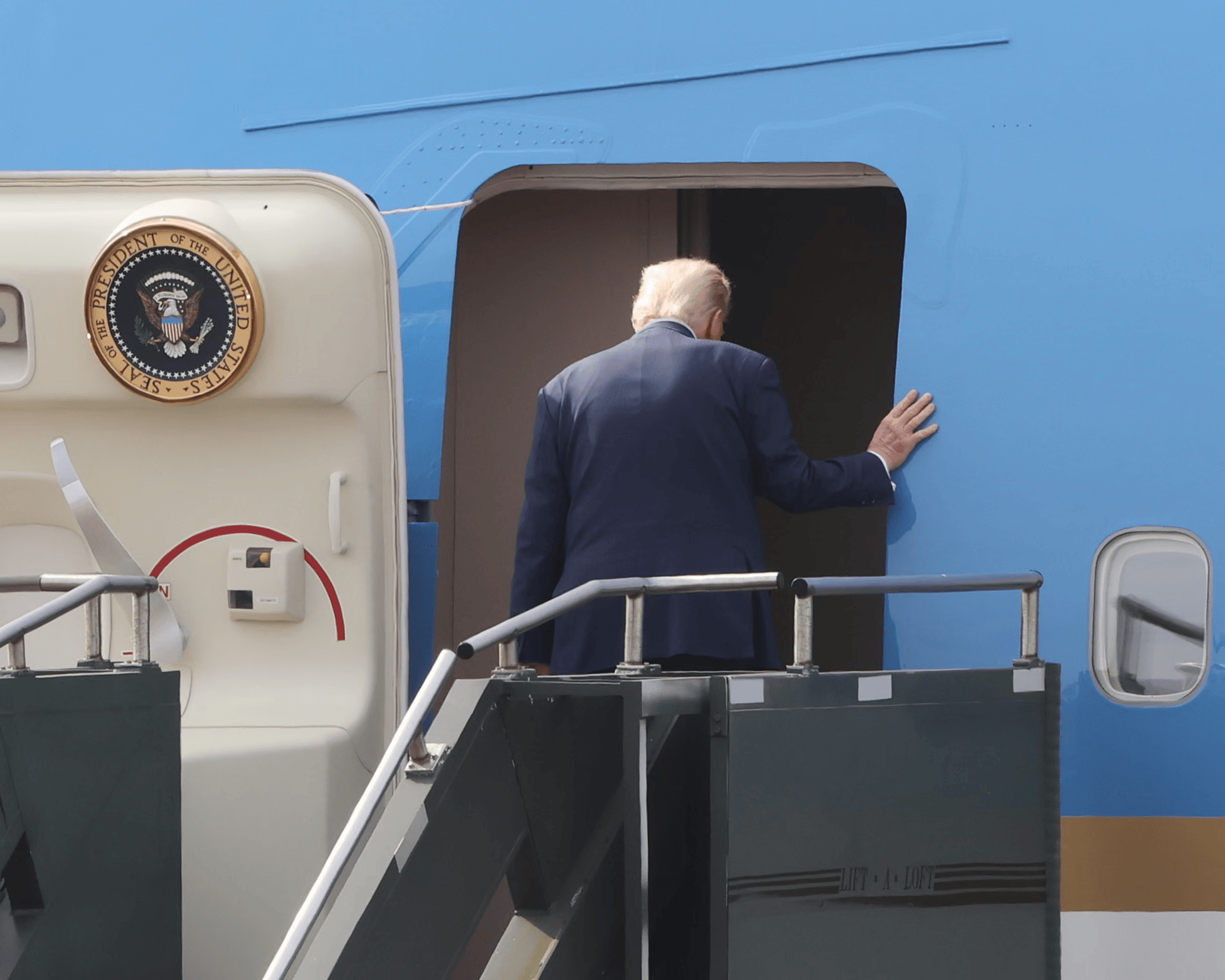 特朗普又改主意:“没有真正”考虑向乌克兰提供战斧导弹